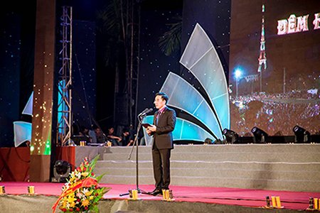 Phó Chủ tịch UBND tỉnh Tuyên Quang Nguyễn Hải Anh đọc thư chúc tết Trung thu của Chủ tịch nước Trương Tấn Sang